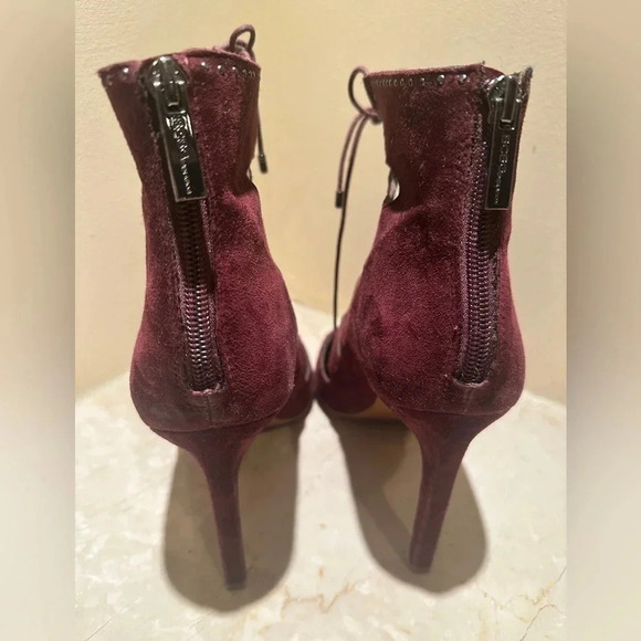 BCBG Generation burgundy peep toe lace heels shoes sandals .  Size 38.5/8.5 - Picture 7 of 17